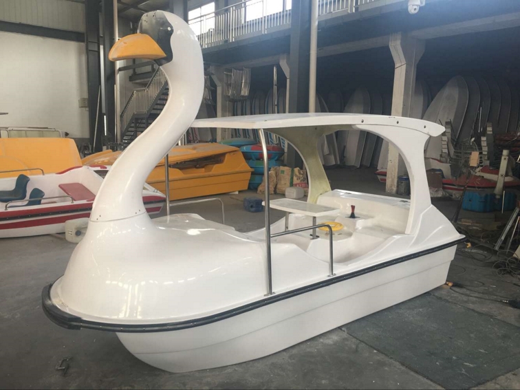 4人天鵝電動船