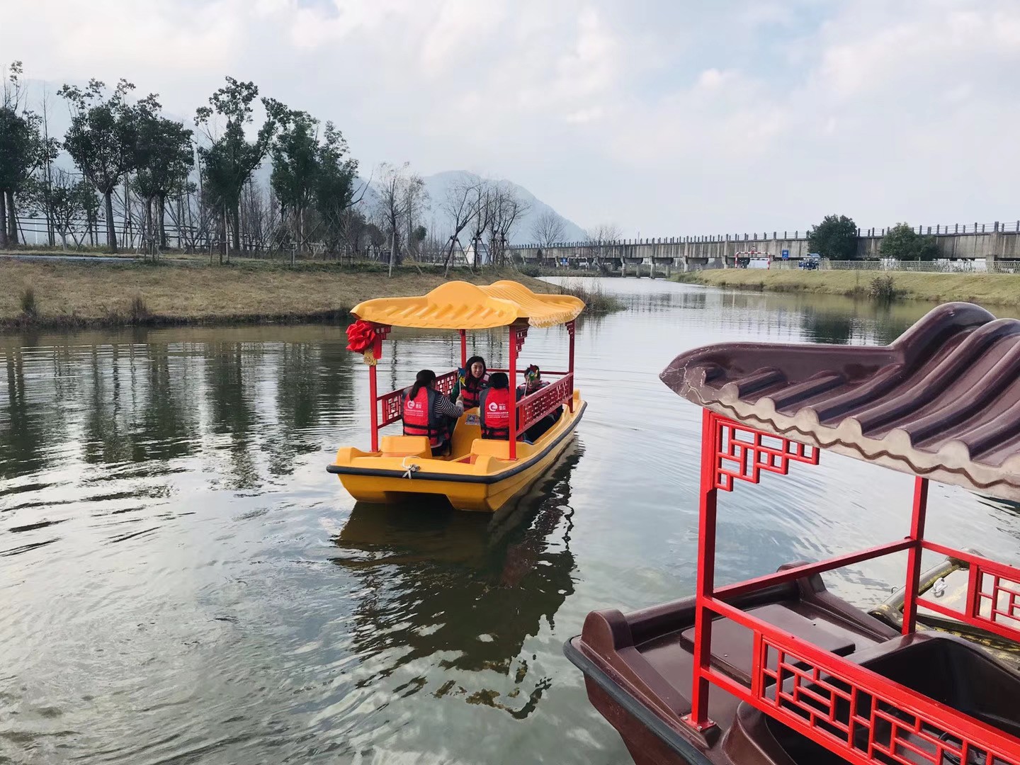 仿古腳踏船  畫(huà)舫腳踏船  顏色定做